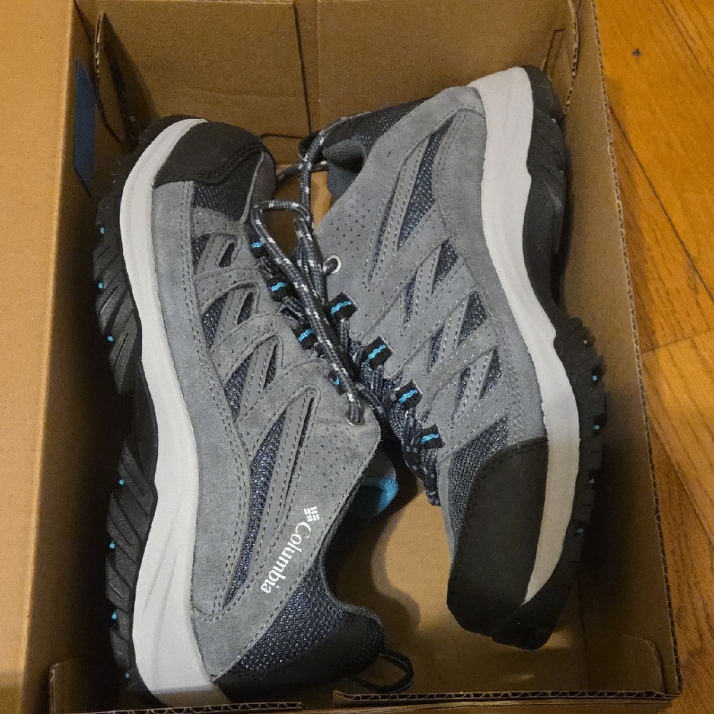 Columbia Women's Gray and Black Athletic Shoes